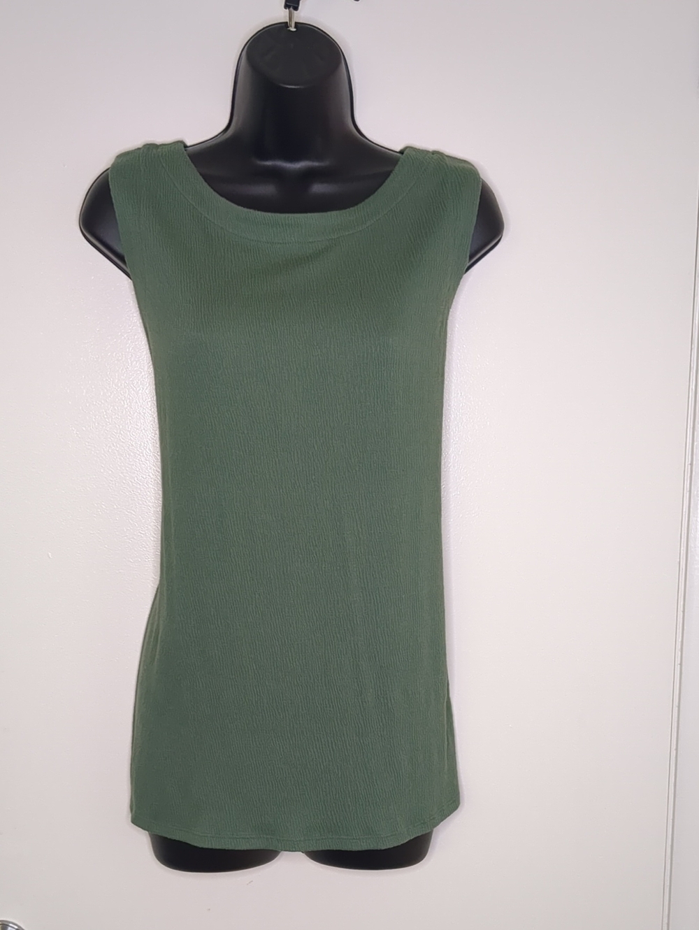 JM Collection Sage Green Button Back Sleeveless Top Relaxed Fit Size M